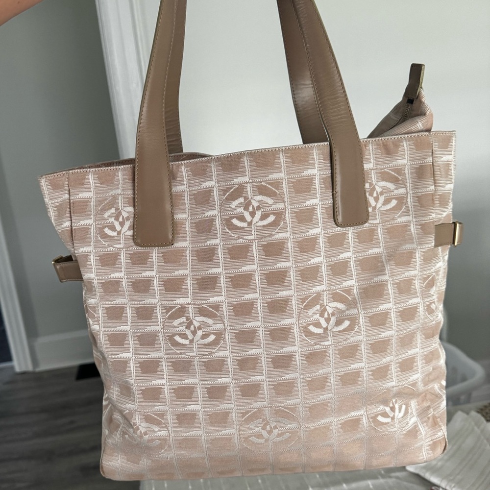 CHANEL TRAVEL LIGNE TOTE BAG